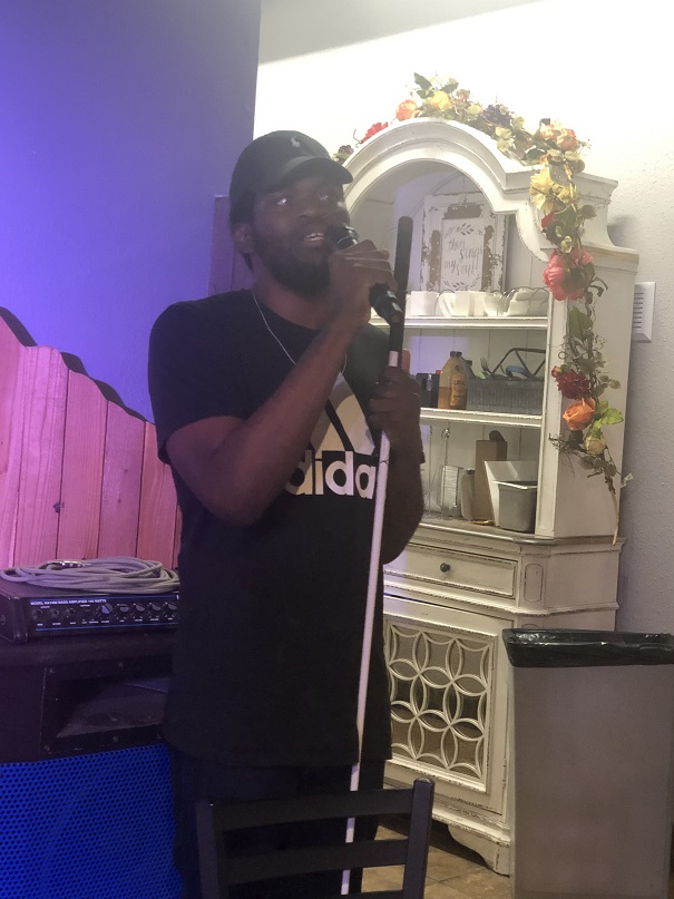 photo of Toni Negus singing