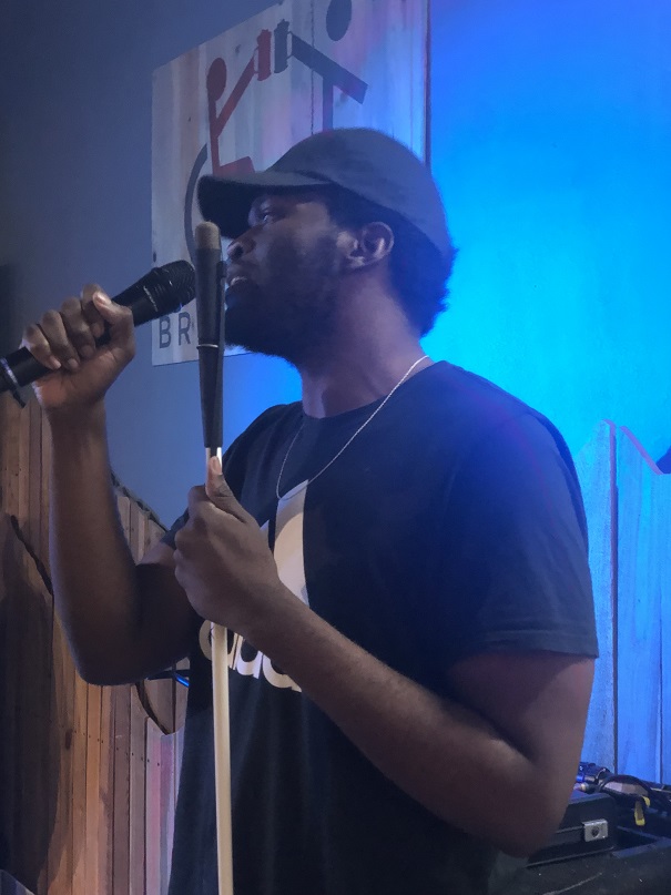 photo of Toni Negus singing