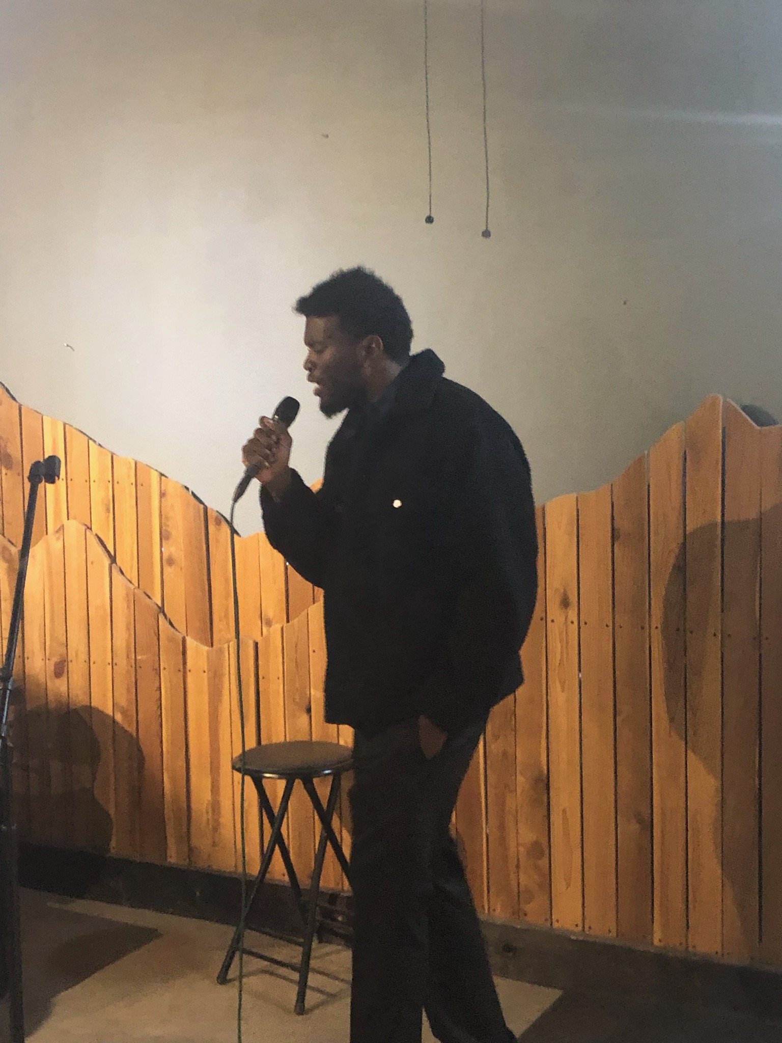 photo of Toni Negus singing