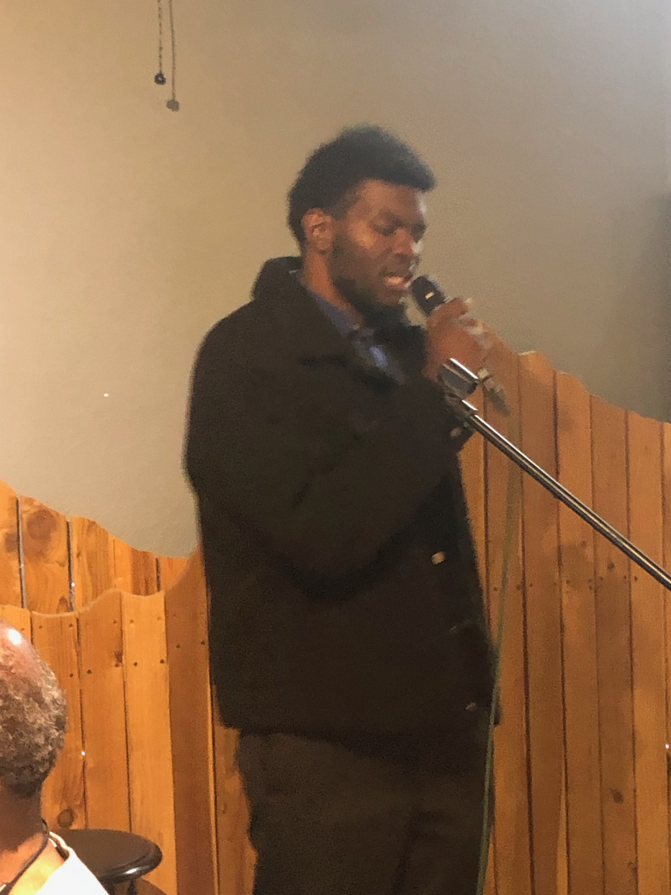 photo of Toni Negus singing